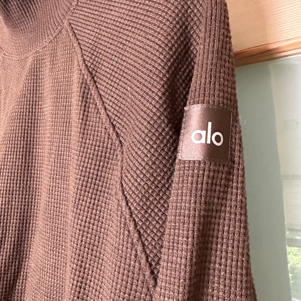 Alo Waffle Weekend Escape Mock Neck Long Sleeve - Picture 3 of 4